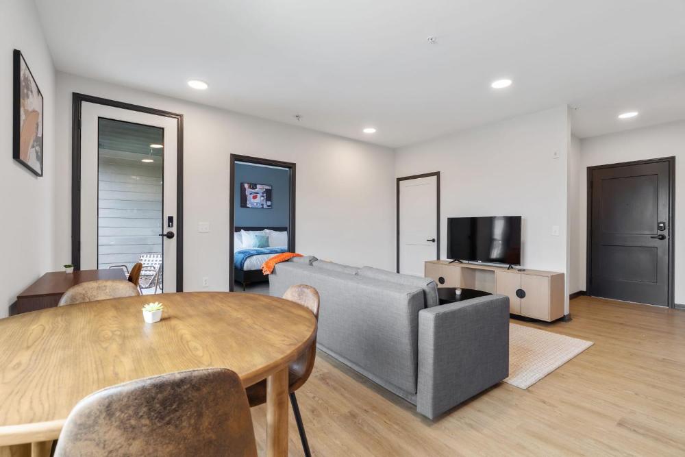 CozySuites on Mass with garage parking #5